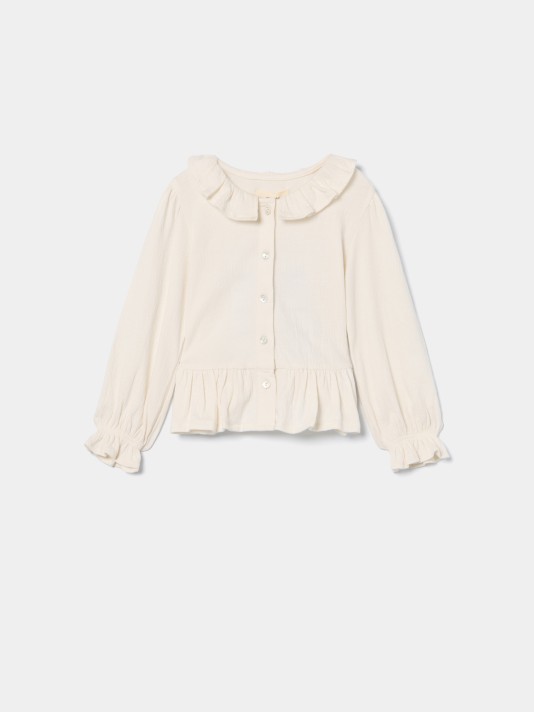 Blusa com gola peter pan e folho