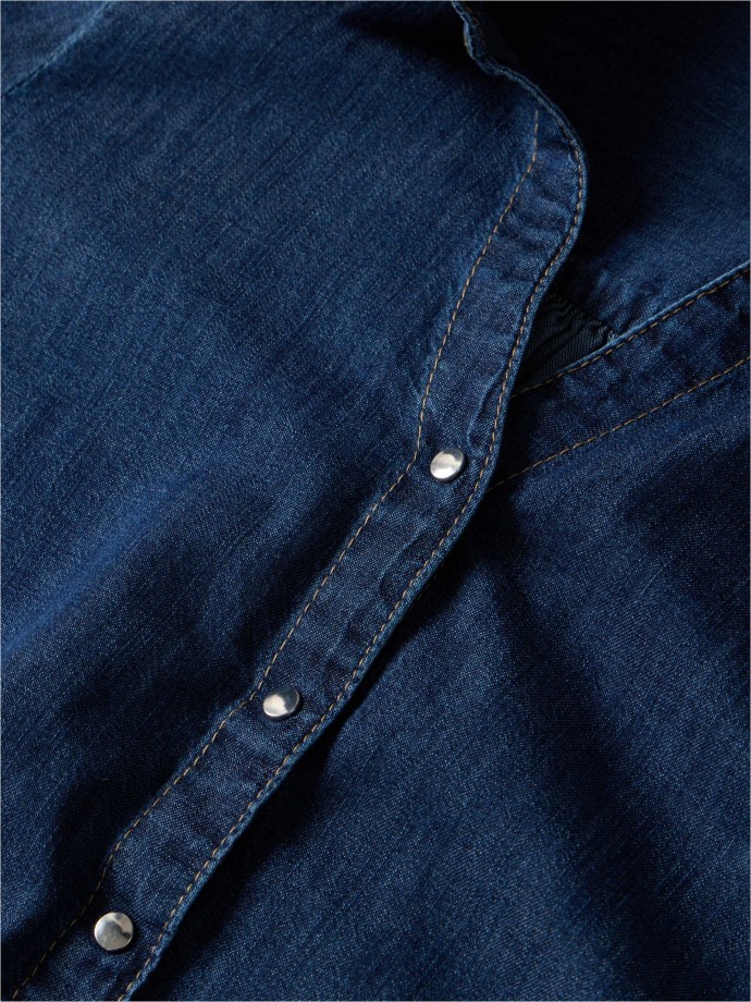 Camisa em ganga cintada