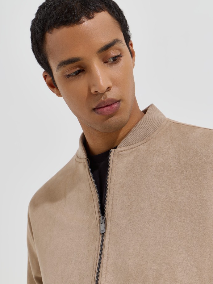 Blus�o de efeito suede