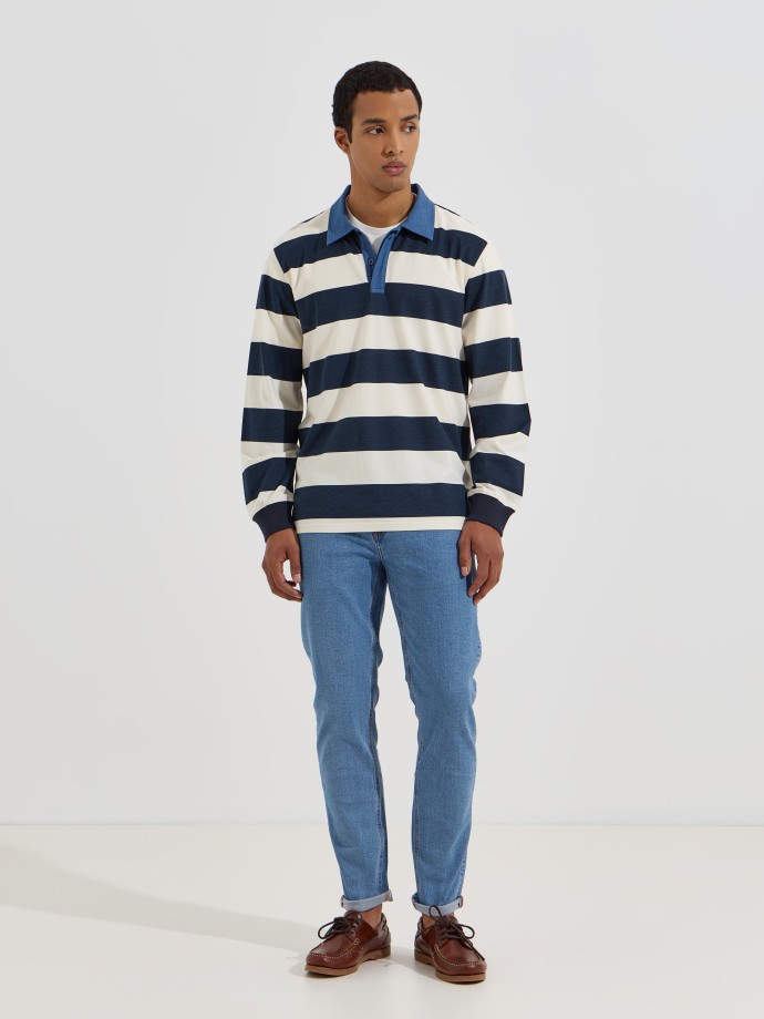 Polo �s riscas com gola em ganga