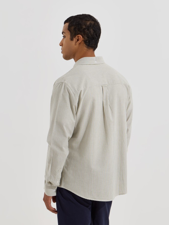Camisa clássica às riscas Camisa clássica às riscas