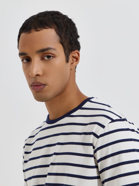 T-shirt às riscas T-shirt às riscas