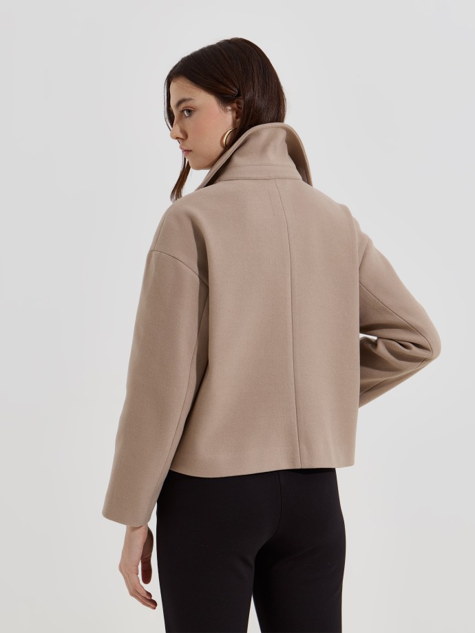 Casaco curto em fazenda