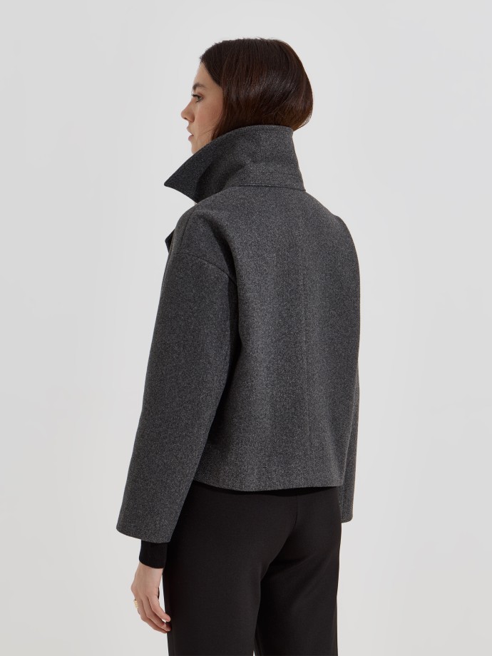 Casaco curto em fazenda