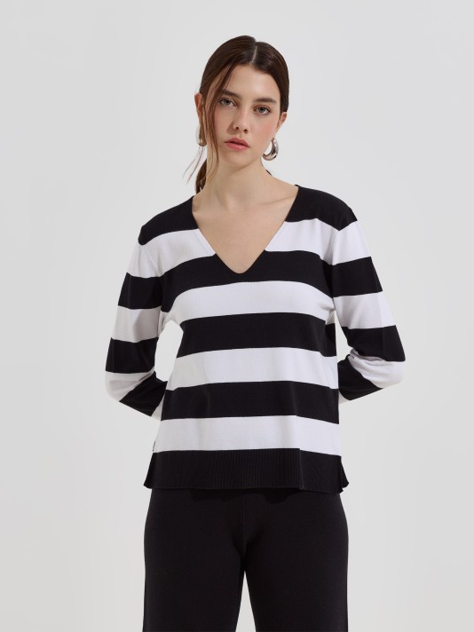 Camisola de malha �s riscas