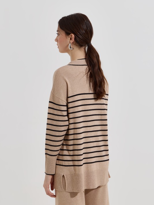 Casaco de malha às riscas Casaco de malha às riscas