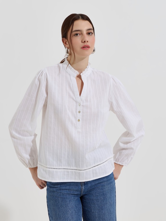 Blusa com decote franzido