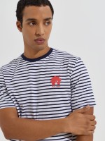 T-shirt �s riscas