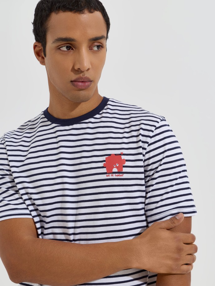 T-shirt �s riscas
