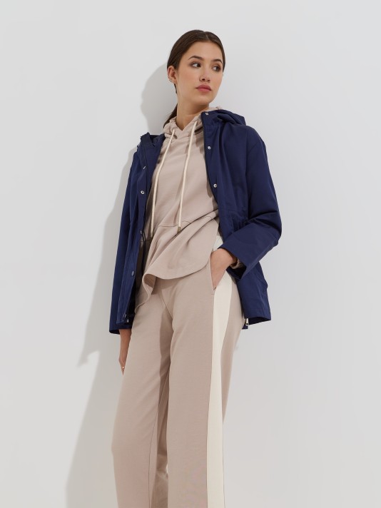 Calças com risca lateral Calças com risca lateral