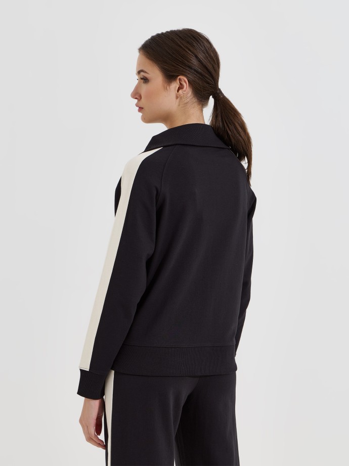 Casaco com risca lateral