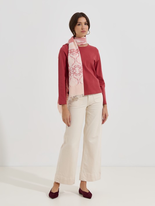 Camisola lisa com abertura lateral Camisola lisa com abertura lateral