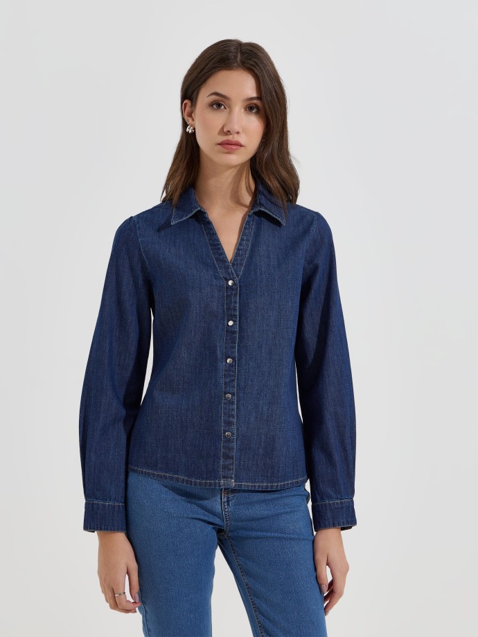 Camisa em ganga cintada