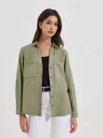 Camisa com bolsos e mangas ajust�veis