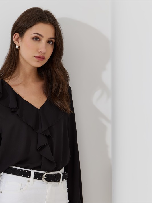 Blusa com folho Blusa com folho