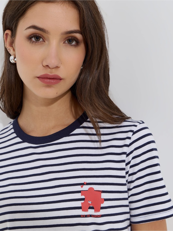 T-shirt �s riscas