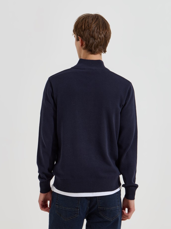 Camisola com gola de fecho