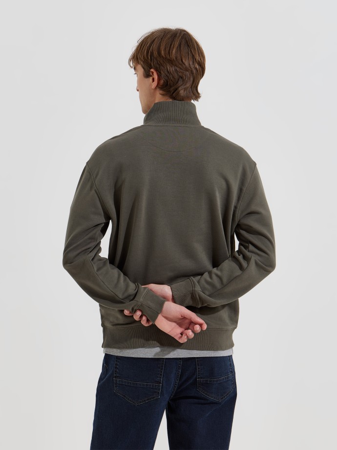 Camisola com gola de fecho