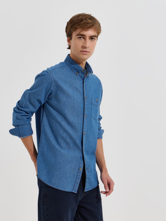 Camisa de ganga com bolso