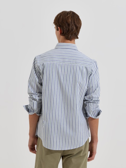 Camisa clássica às riscas Camisa clássica às riscas