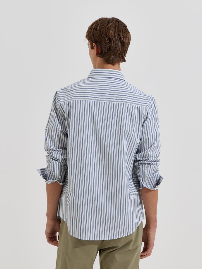 Camisa cl�ssica �s riscas