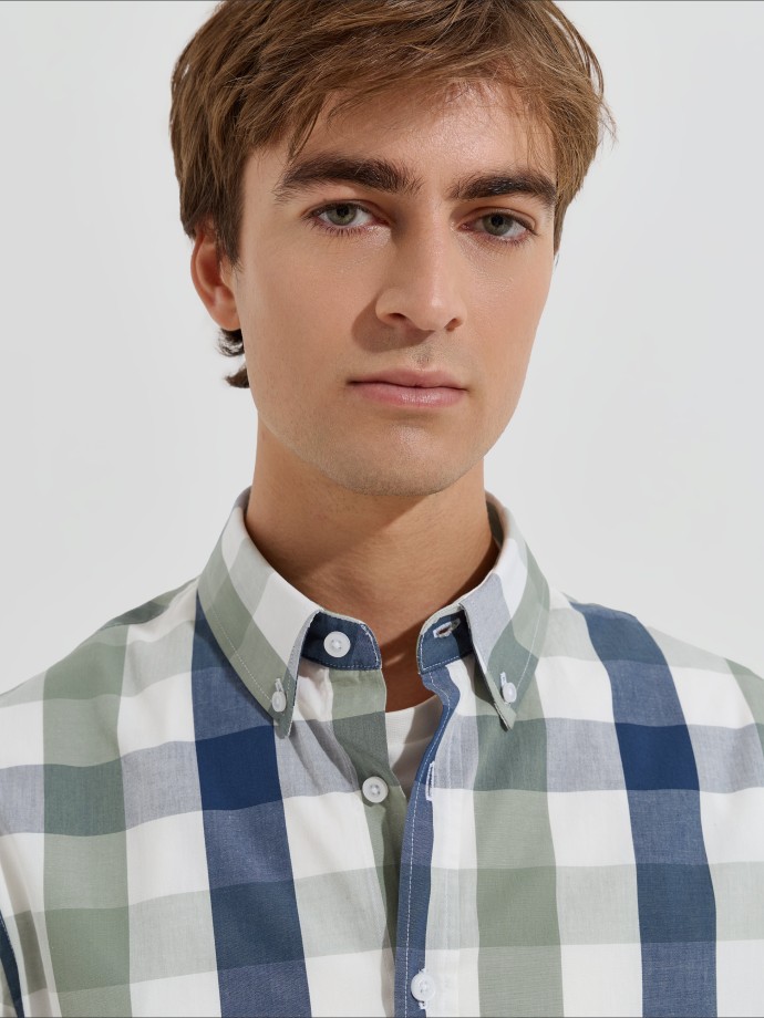 Camisa aos quadrados