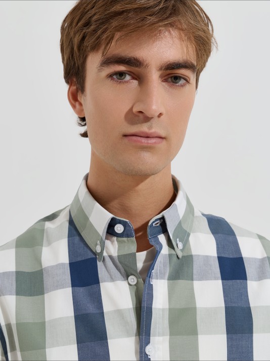 Camisa aos quadrados Camisa aos quadrados