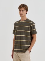 T-shirt �s riscas em algod�o