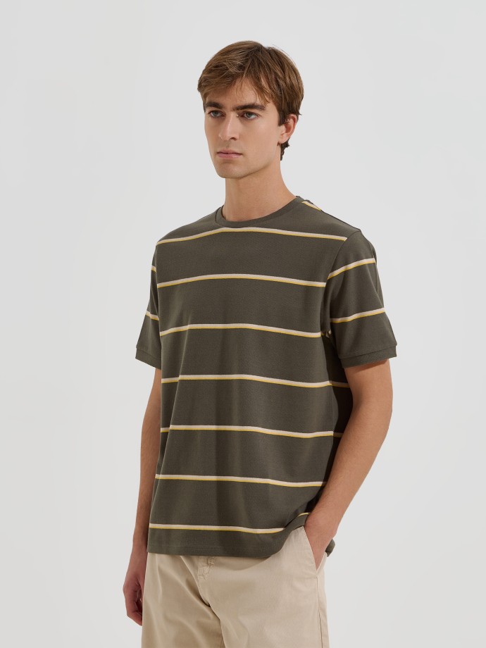 T-shirt �s riscas em algod�o