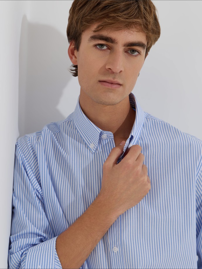 Camisa cl�ssica �s riscas