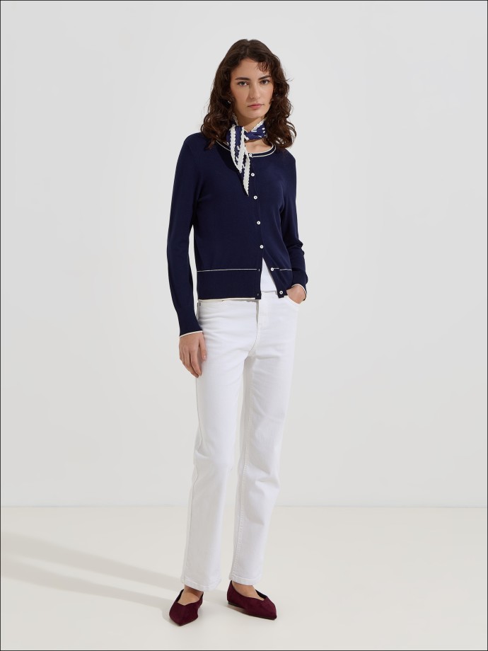 Casaco de malha com detalhes em contraste