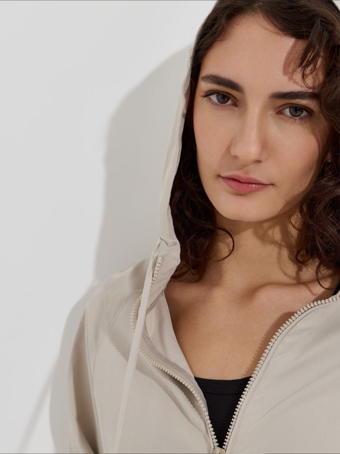 Parka com carapu�o curta