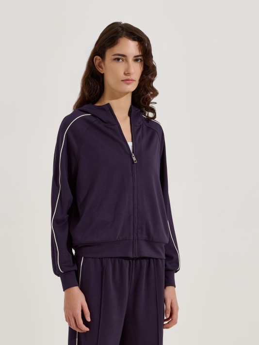 Casaco com riscas laterais