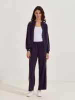 Cal�as com riscas laterais