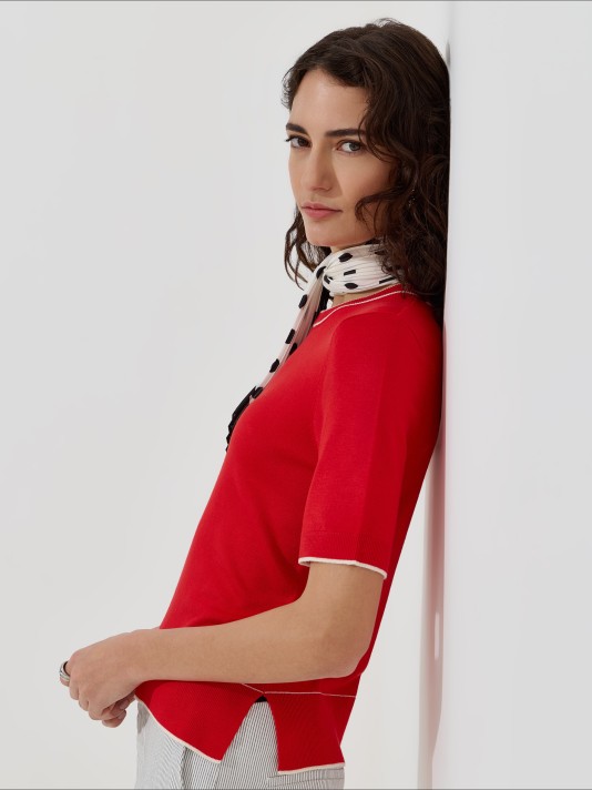 Camisola de malha com detalhes em contraste Camisola de malha com detalhes em contraste