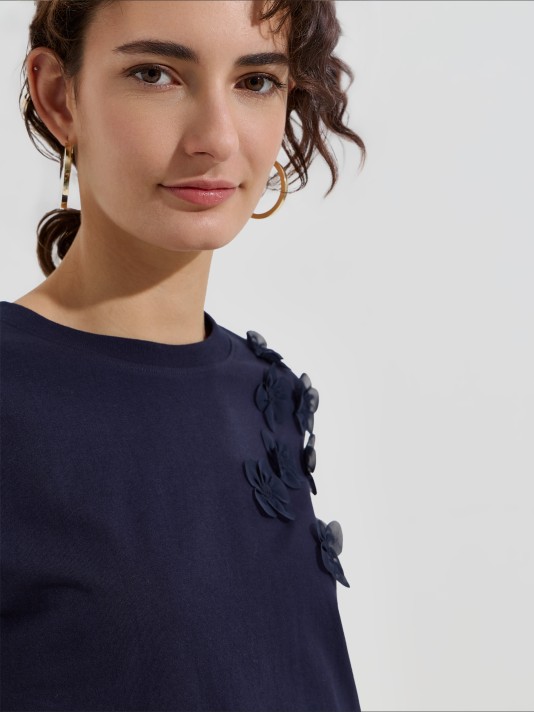 T-shirt com flores T-shirt com flores