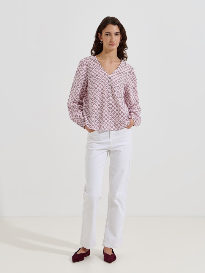 Blusa estampada com decote em V