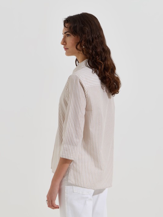 Blusa às riscas com colarinho Blusa às riscas com colarinho