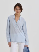 Blusa com decote em V e bot�es