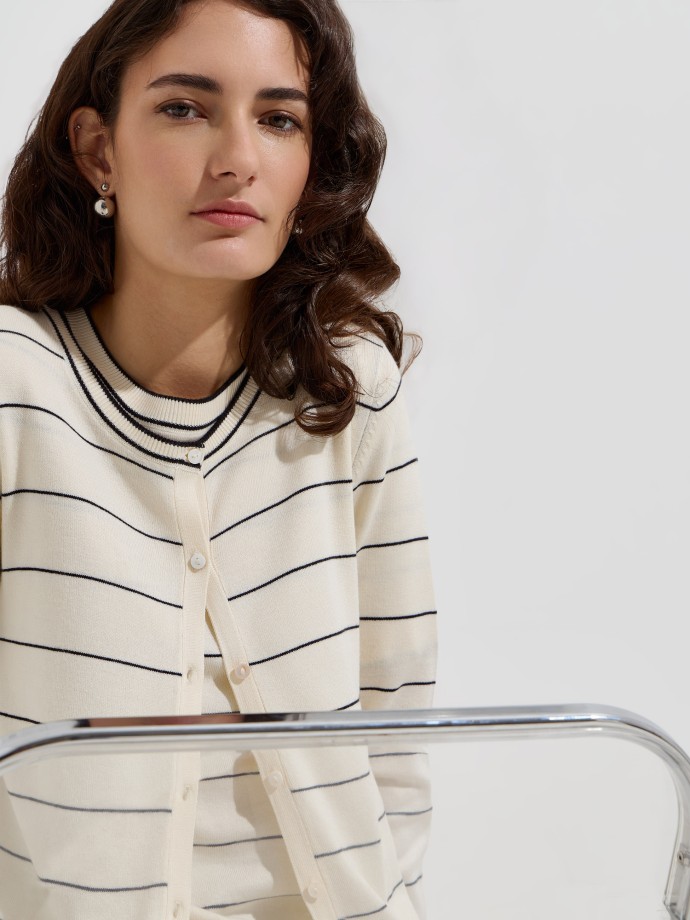 Casaco de malha com riscas