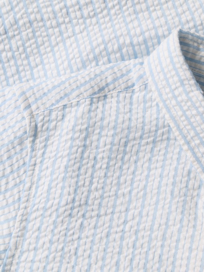 Camisa às riscas com manga curta Camisa às riscas com manga curta
