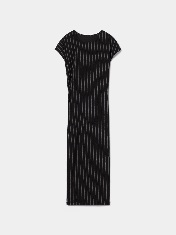 Vestido midi �s riscas