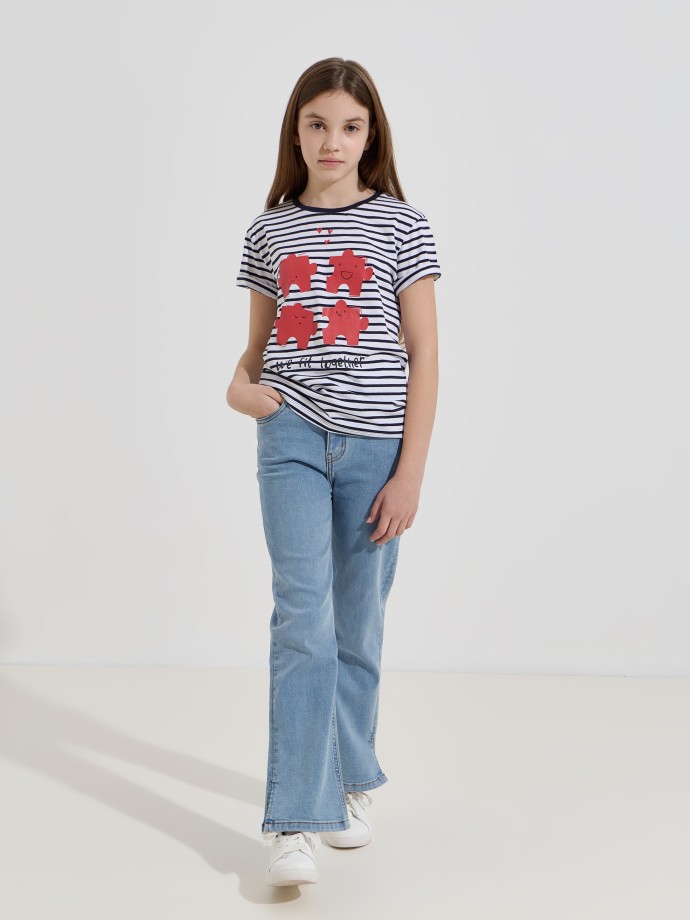 T-shirt �s riscas com estampado