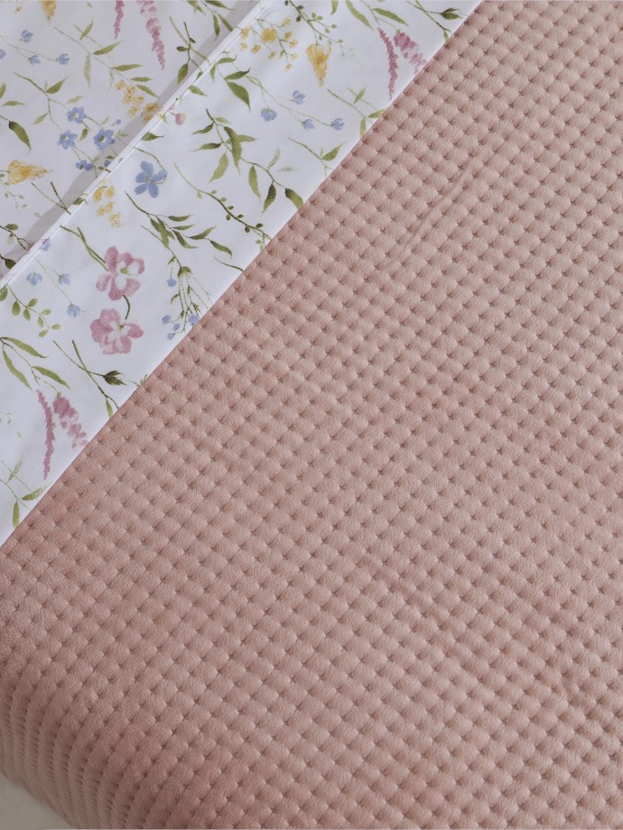 Colcha de casal com relevo