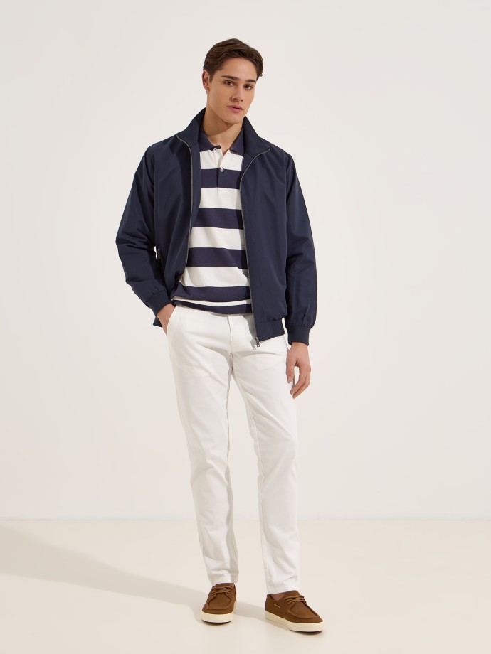 Casaco com gola subida 