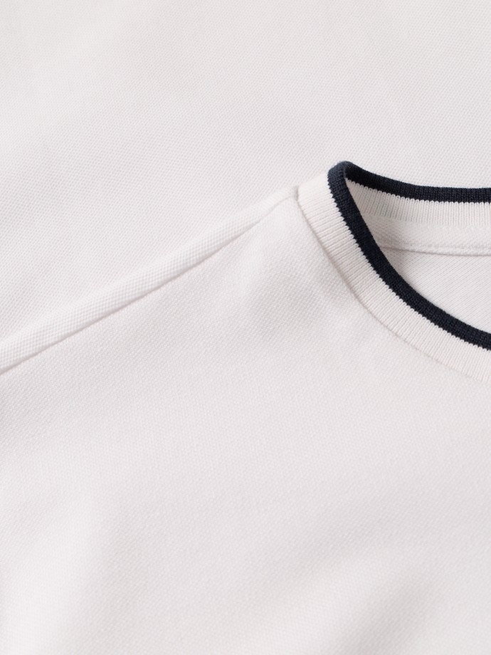 T-shirt b�sica em malha piquet