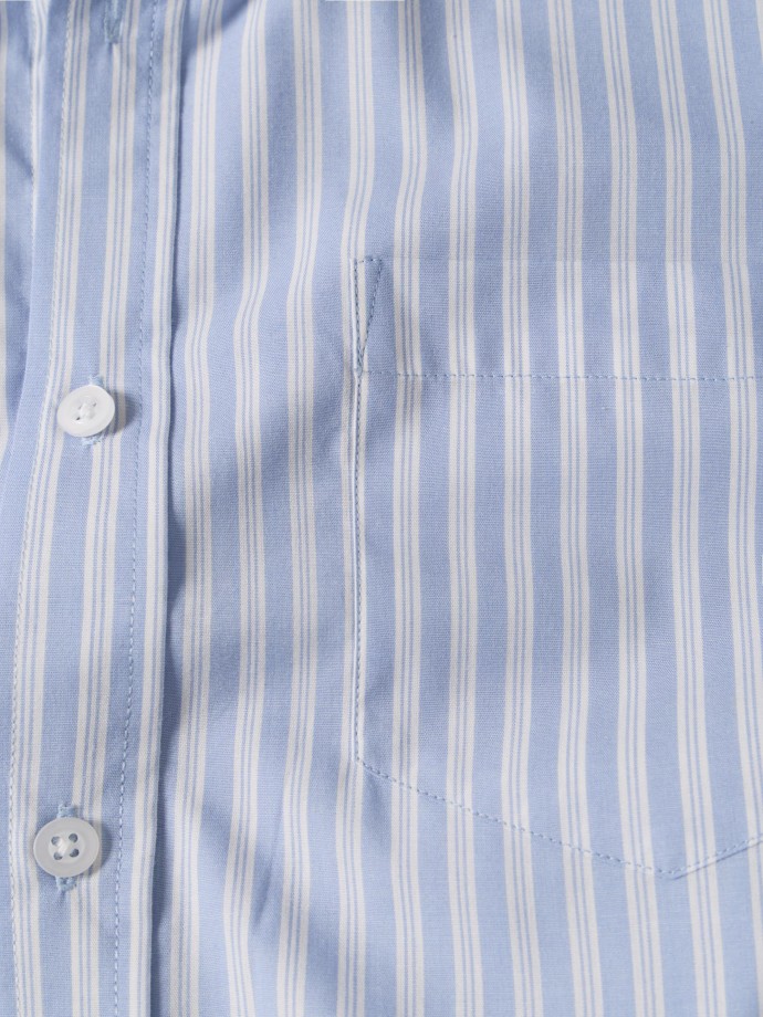 Camisa de manga curta �s riscas