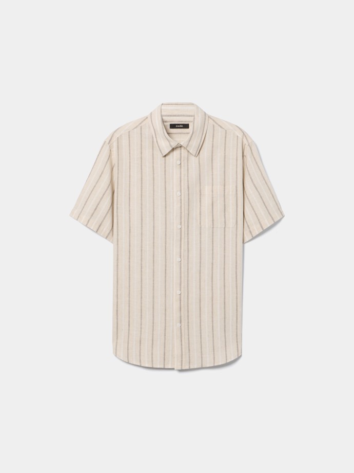 Camisa �s riscas com linho