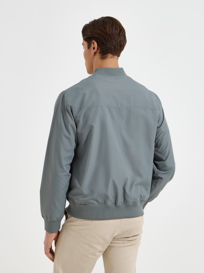 Casaco estilo bomber