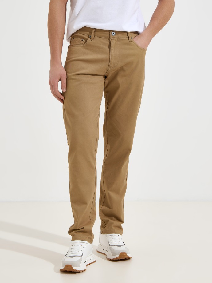 Cal�as slim fit com 5 bolsos